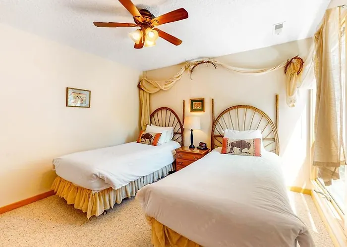 Apartment 4412 Mackinaw *
